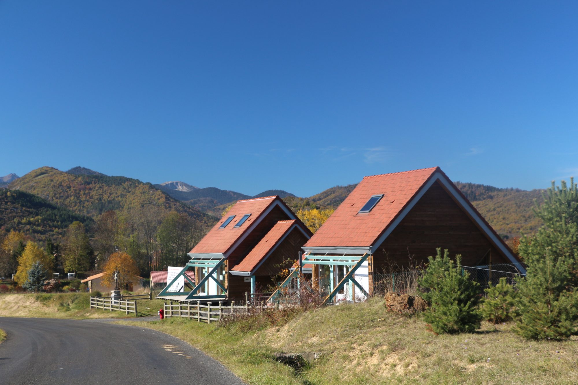 Chalets en bois Chalet Rives face aux Pyrénées, lotissement Les Rives à Espezel